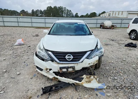 2018 Nissan Altima 2.5 S z USA, uszkodzony, nr VIN 1N4AL3AP1JC103913
